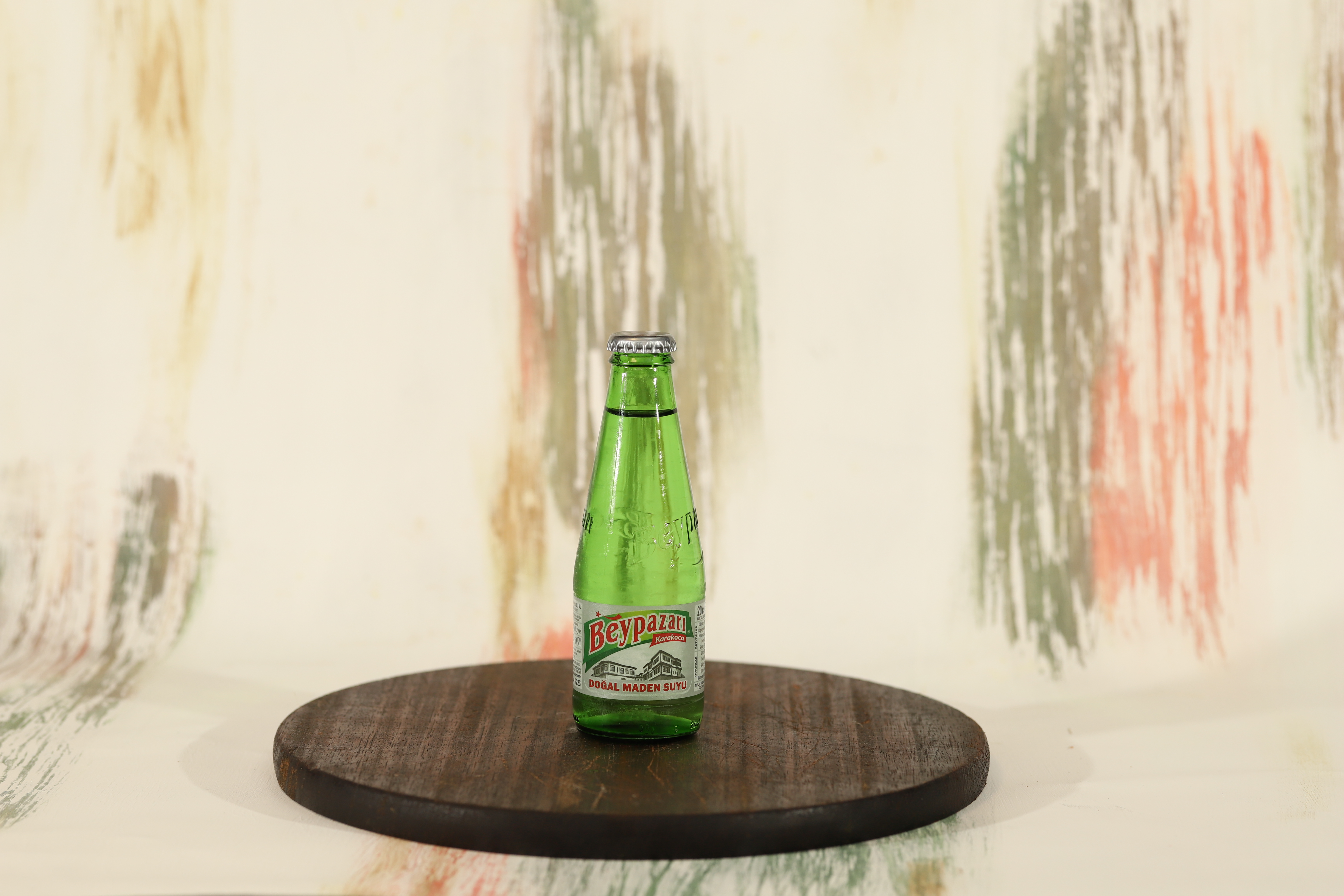 Plain sparkling mineral water